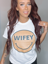 WIFEY SMILEY